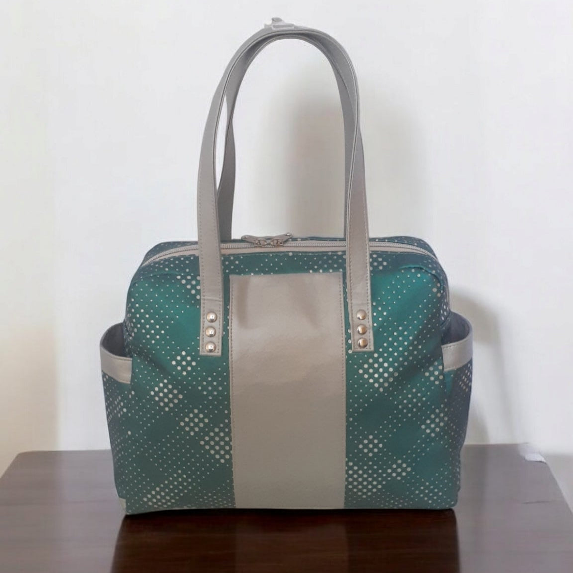 Lira Tote Bag