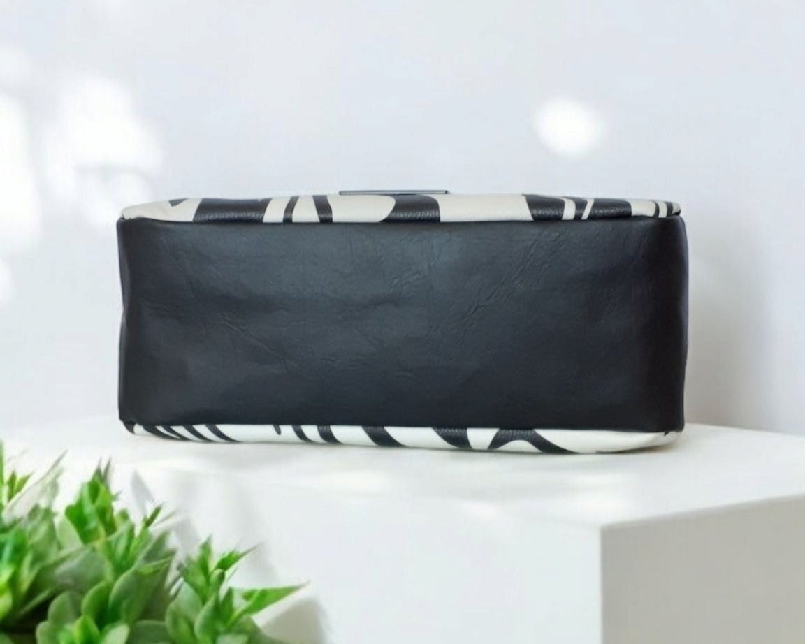 Konin Bowler Purse