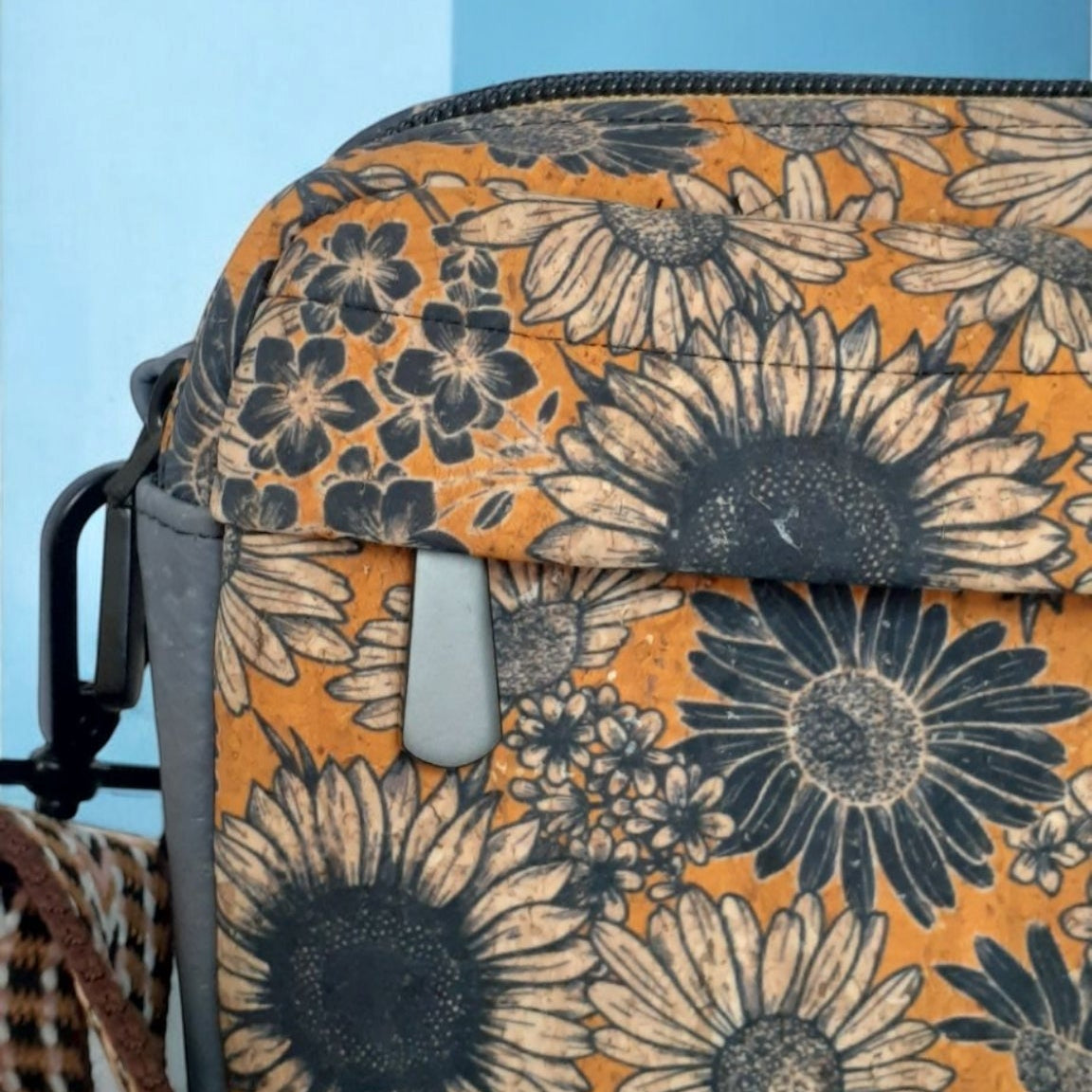 The Rae Dual Zipper Crossbody