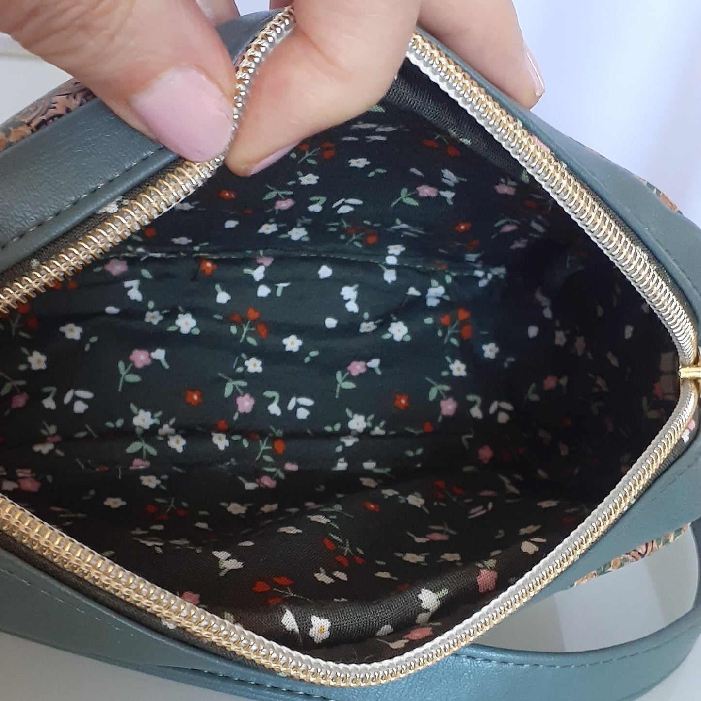 Tiny Cata Crossbody