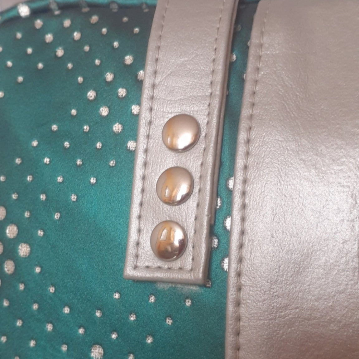 Lira Tote Bag
