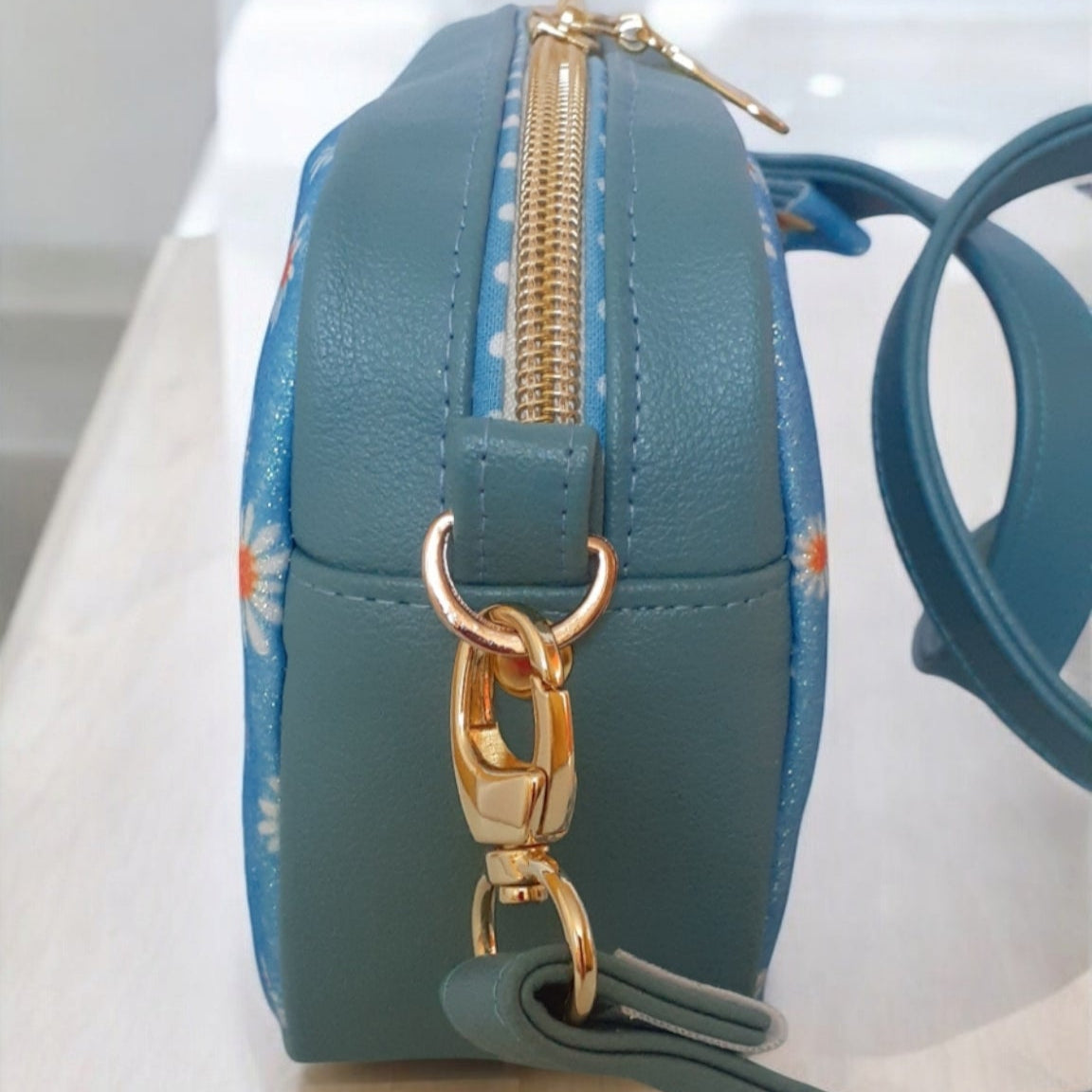 Tiny Cata Crossbody