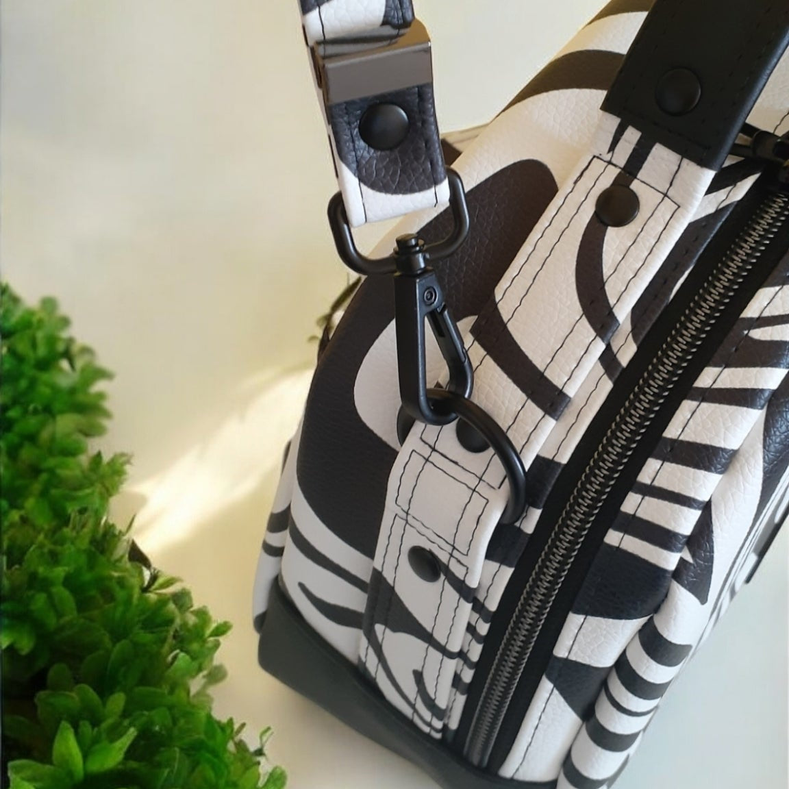 Konin Bowler Purse