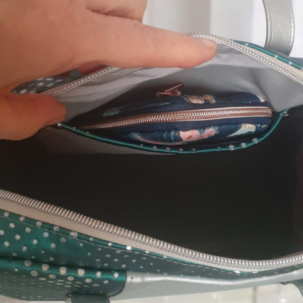 Lira Tote Bag