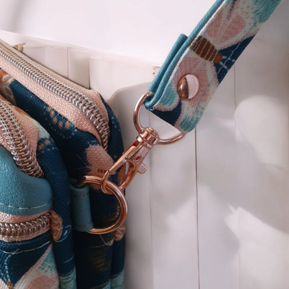 The Tripple Zipper Crossbody