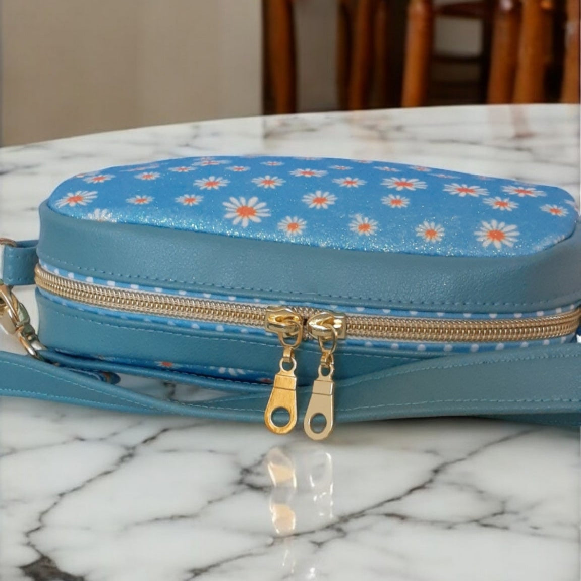 Tiny Cata Crossbody