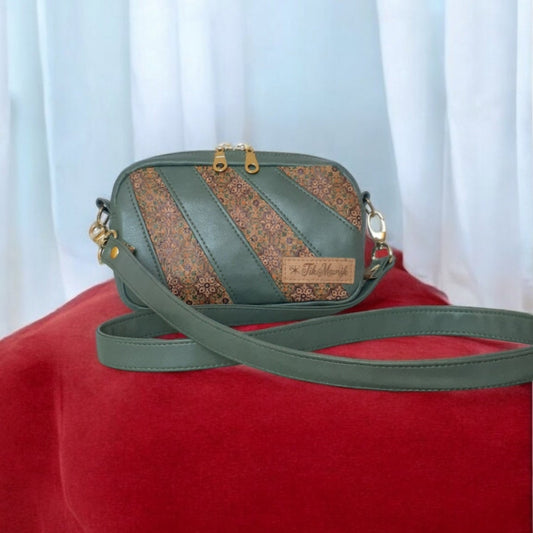 Tiny Cata Crossbody
